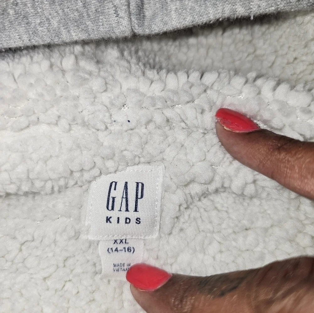 GAP hooded sweater XXL/14-16 with sherpa lining
